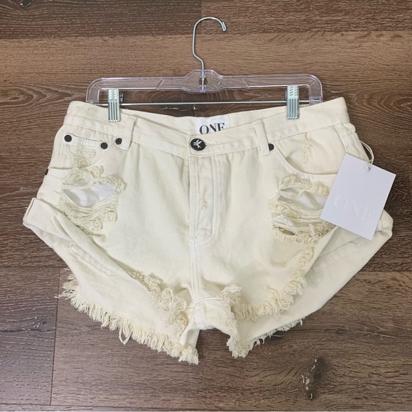One teaspoon Womens worn white bandits twisted cuff hem button fly jean shorts